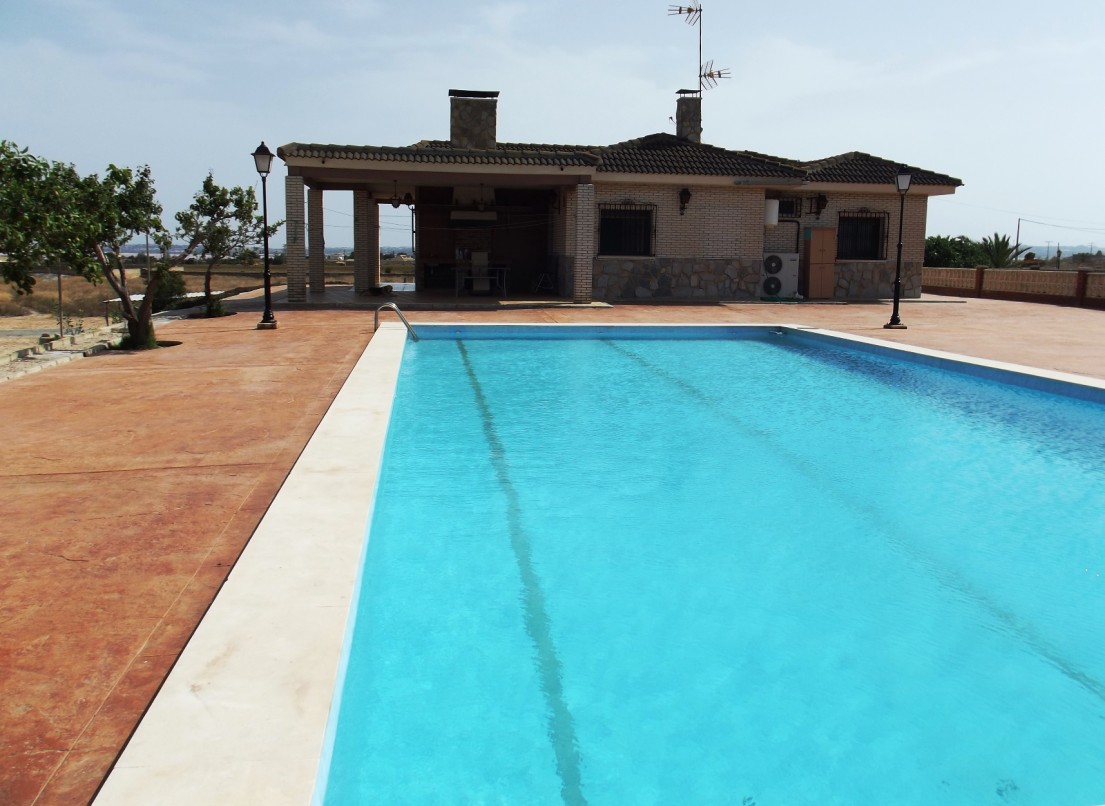 Resale - Villa - Los Montesinos - La Herrada