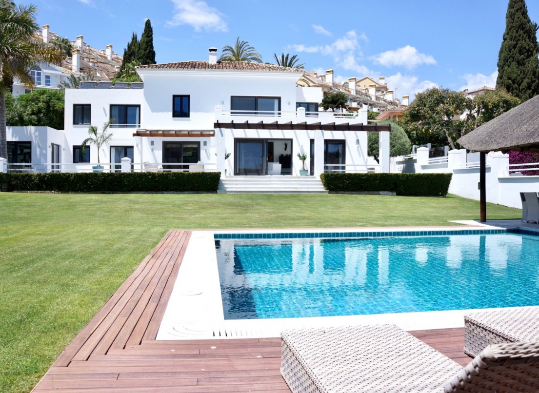 Resale - Villa - Marbella - Nueva Andalucía