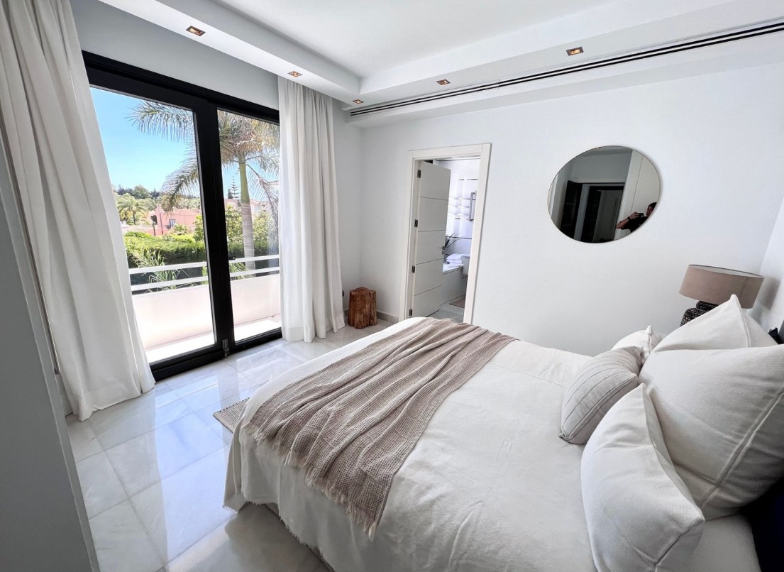 Resale - Villa - Marbella - Nueva Andalucía