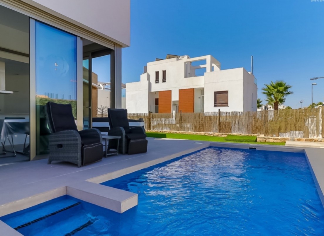 Reventa - Chalet / Villa - Orihuela Costa