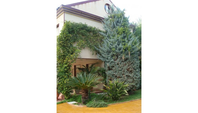 Resale - Villa - Elche