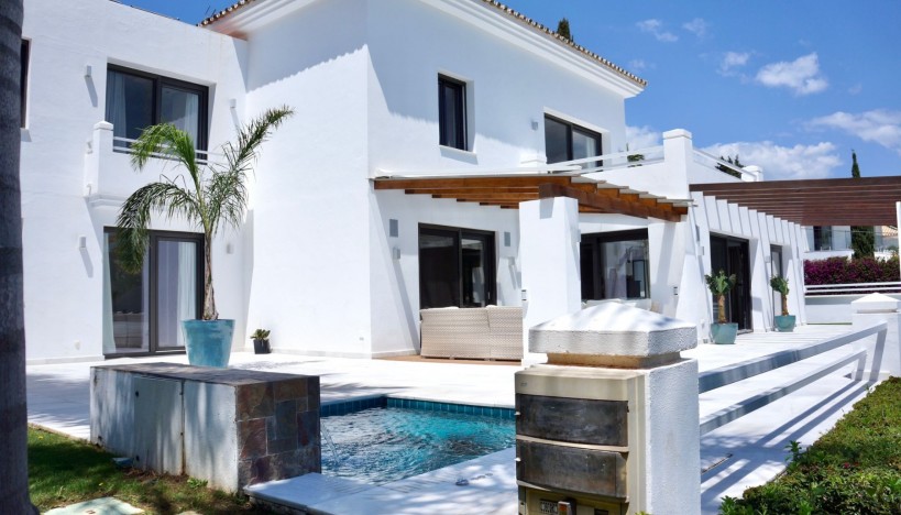 Resale - Villa - Marbella - Nueva Andalucía