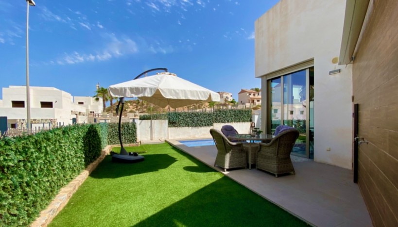 Reventa - Chalet / Villa - Orihuela Costa