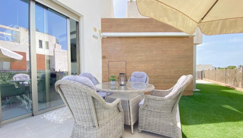 Reventa - Chalet / Villa - Orihuela Costa