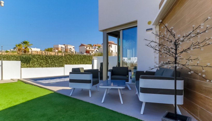 Reventa - Chalet / Villa - Orihuela Costa