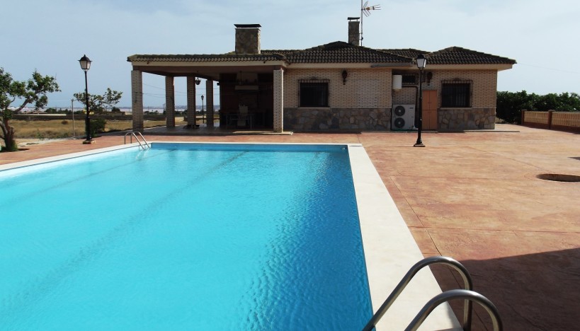 Reventa - Chalet / Villa - Los Montesinos - La Herrada