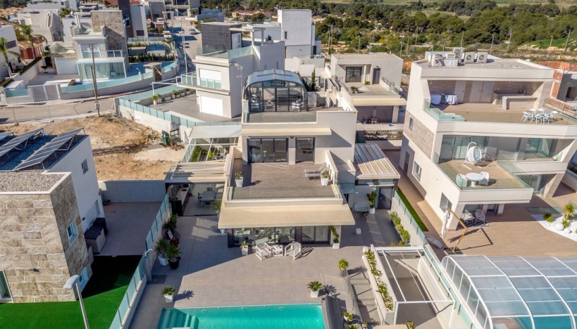 Resale - Villa - Orihuela Costa - Campoamor