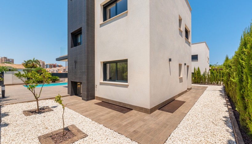 Obra Nueva - Chalet / Villa - La Manga del Mar Menor - Playa Honda