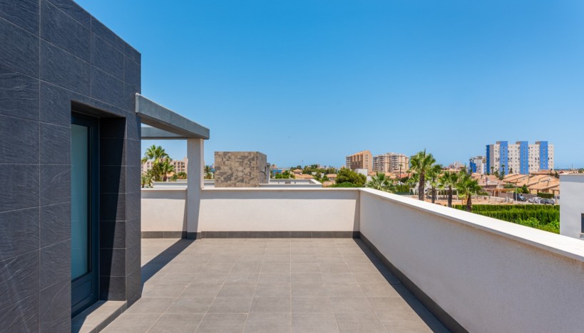 Obra Nueva - Chalet / Villa - La Manga del Mar Menor - Playa Honda