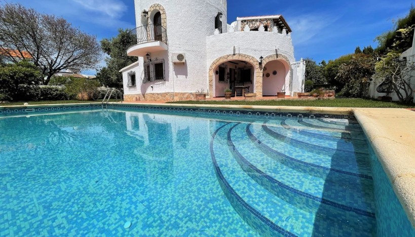 Villa - Wiederverkauf - Denia - Denia