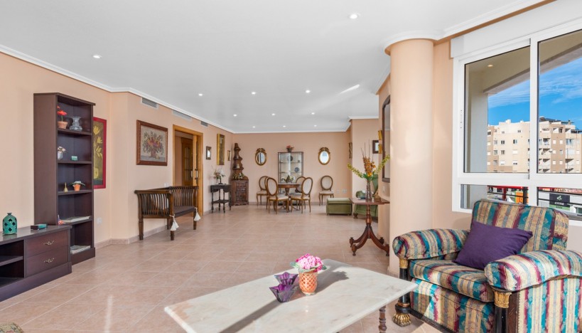 Resale - Apartment / flat - Torrevieja - Torrevieja - Centre