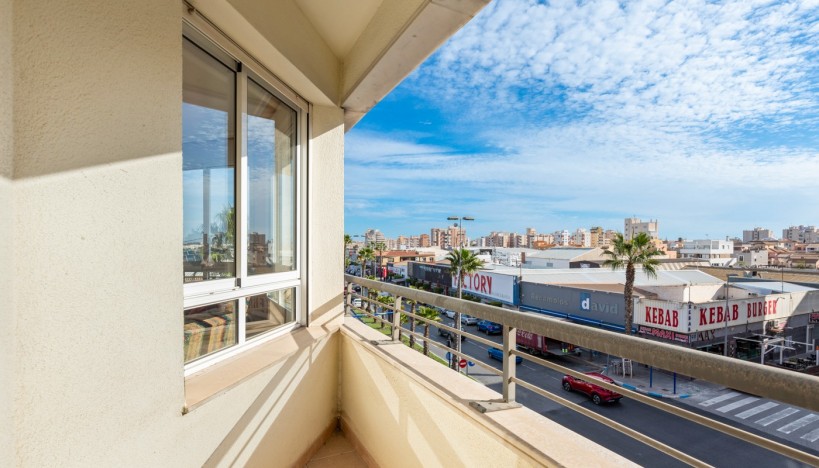 Resale - Apartment / flat - Torrevieja - Torrevieja - Centre