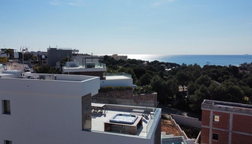 Neue Gebäude - Villa - Alicante - Campoamor